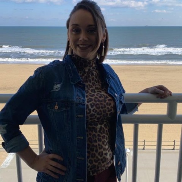 Meet your Posher, Michelle - Picture 1 of 1